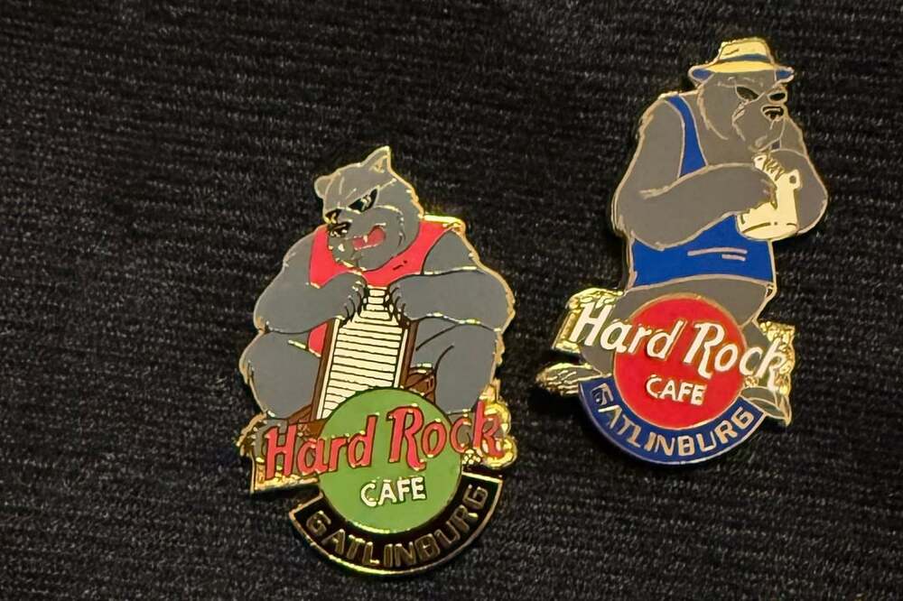 Hard Rock Cafe Gatlinburg Bear Band Collector Pins - Set of 2